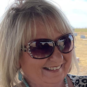 Meet your Posher, Rebecca